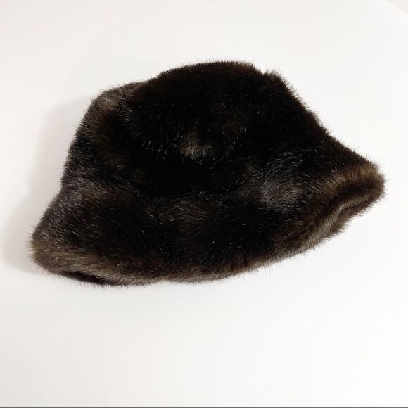 La Maison De La Fausse Fourrure  faux fur Winter Hat - Picture 2 of 4